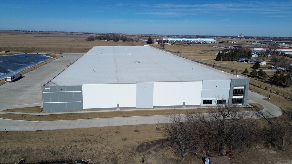 More Photos Of 2600 20th Ave SW, Altoona Distribution For Lease