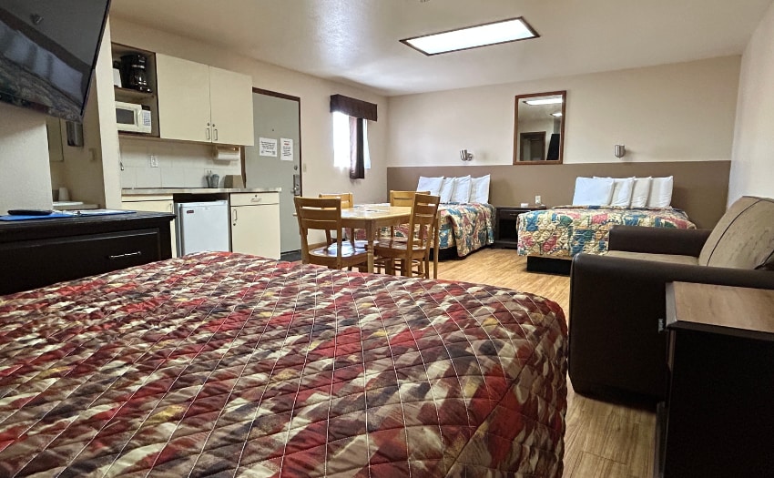 More Photos Of 610 E Hart St, Buffalo Hotel For Sale