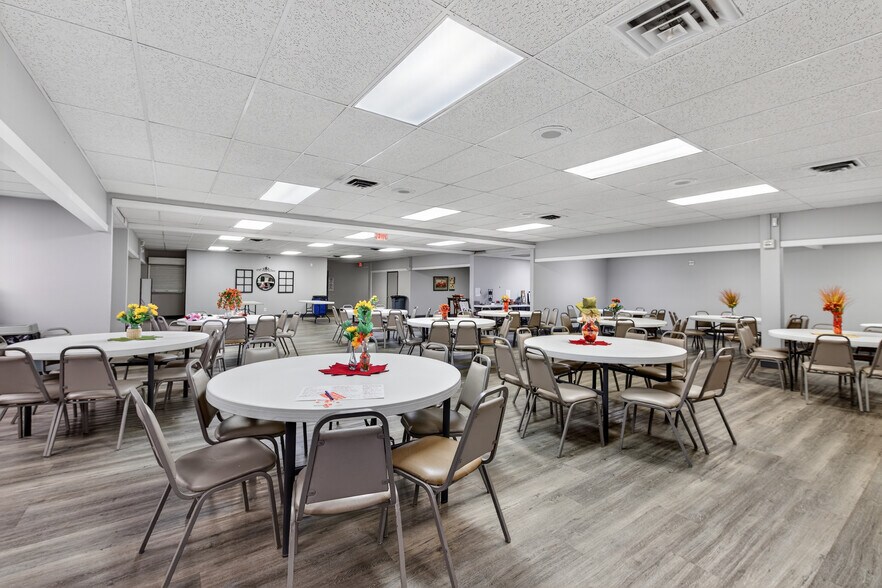 More Photos Of 147 Hurst Blvd, Hurst Religious Facility For Sale