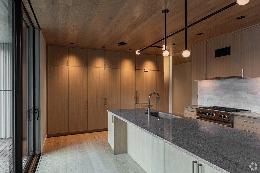 More Photos Of 2871 SE Division St, Portland Apartments For Lease