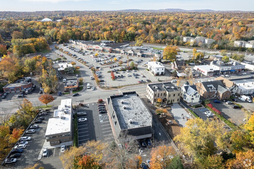 More Photos Of 44 W Allendale Ave, Allendale Freestanding For Sale