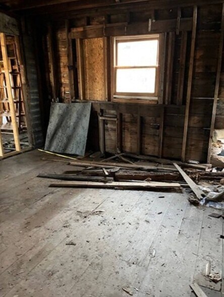 More Photos Of 754 S Main St, Elmira General Retail For Sale