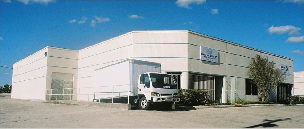 More Photos Of 12903-12907 Agency Dr, San Antonio Warehouse For Lease