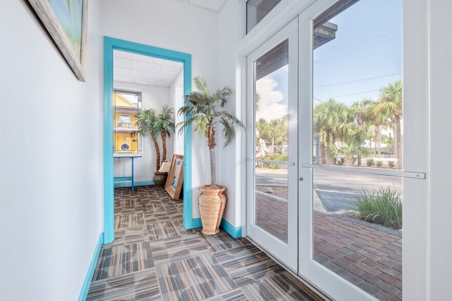More Photos Of 503A Harbor Blvd, Destin Flex For Lease