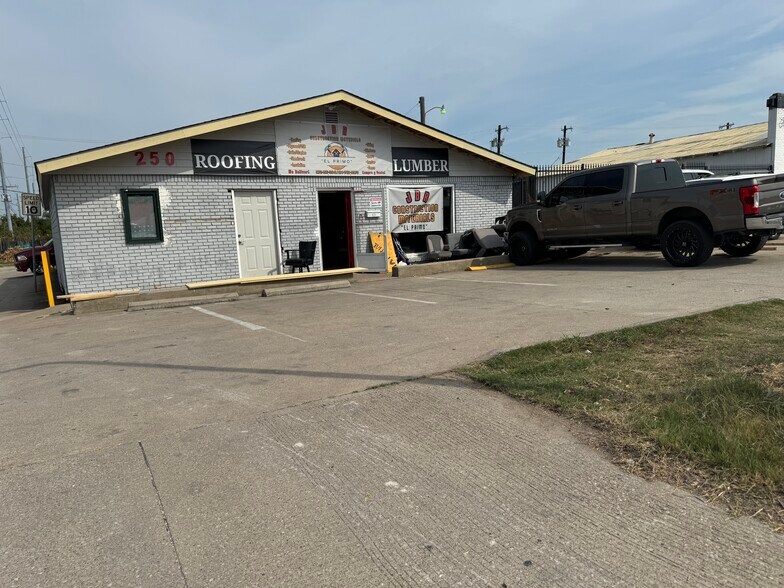 More Photos Of 250 Lavon Dr, Garland Industrial For Sale