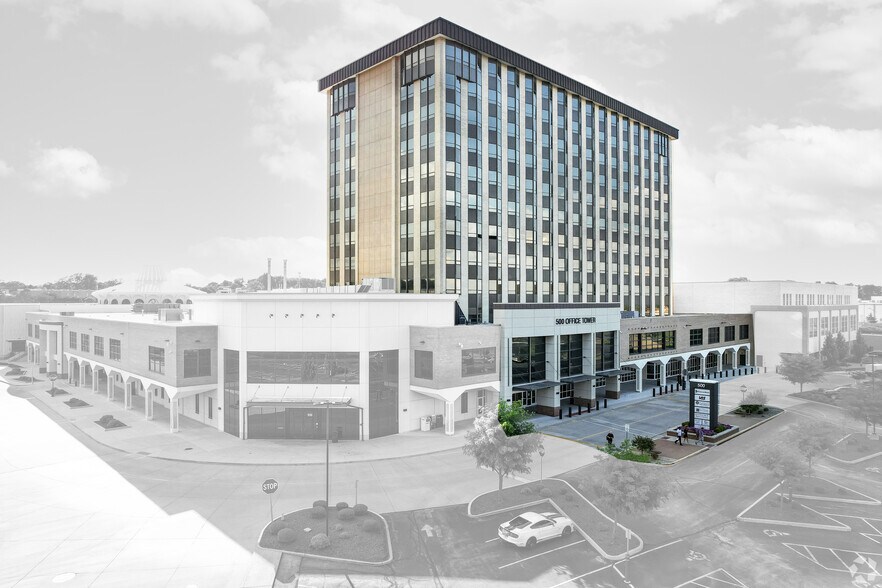 More Photos Of 600 Northwest Plz, Saint Ann Unknown For Lease