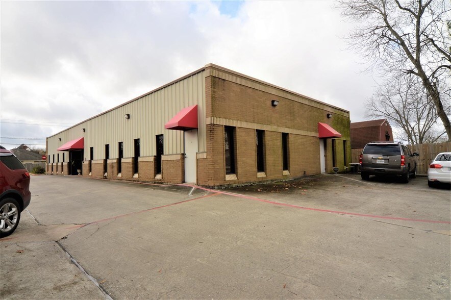 More Photos Of 4909 W Pasadena Blvd, Deer Park Office For Sale