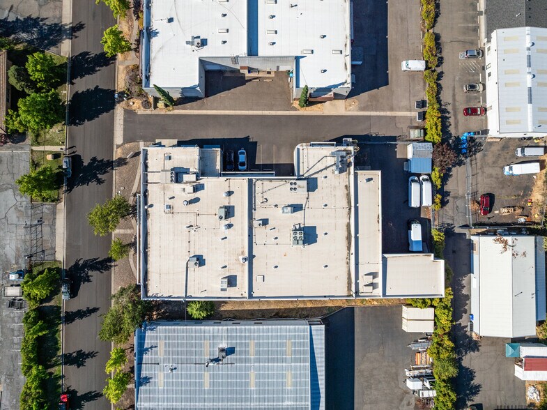 More Photos Of 710 Jefferson Ave, Ashland Light Manufacturing For Sale