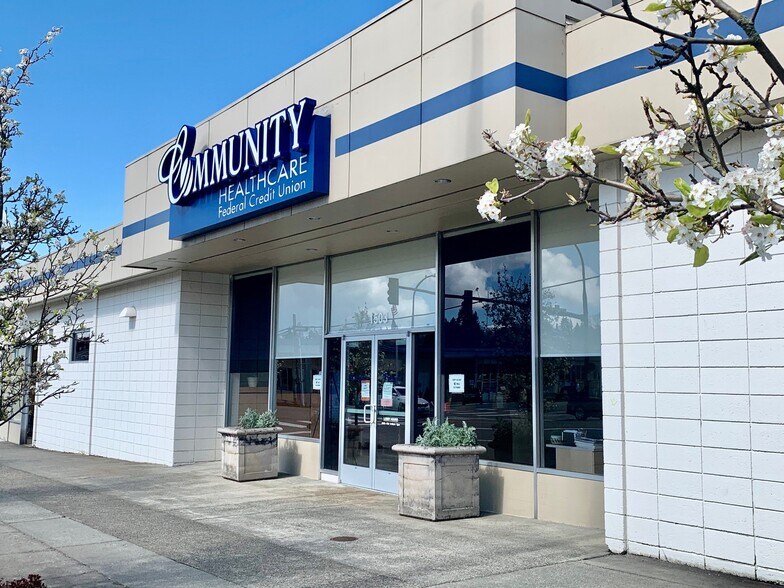 More Photos Of 1503 Pacific Ave, Everett Bank For Lease