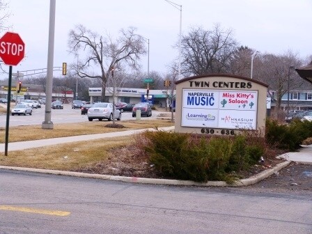 More Photos Of 626-636 E Ogden Ave, Naperville Unknown For Lease