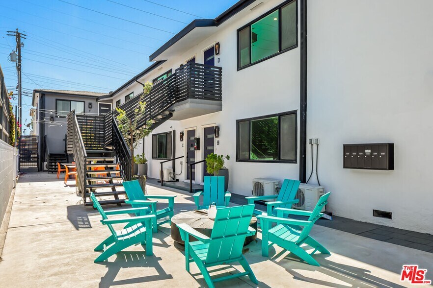 More Photos Of 1838 20th St, Santa Monica Apartments For Sale