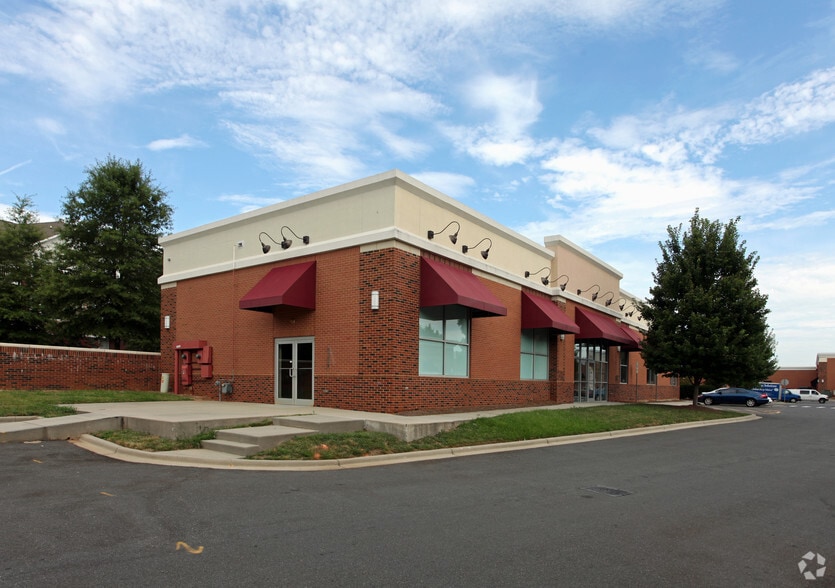 More Photos Of 1916-1930 Sardis Rd N, Charlotte Unknown For Lease