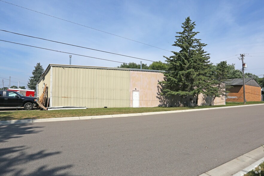 More Photos Of 785 20th St, Newport Warehouse For Lease