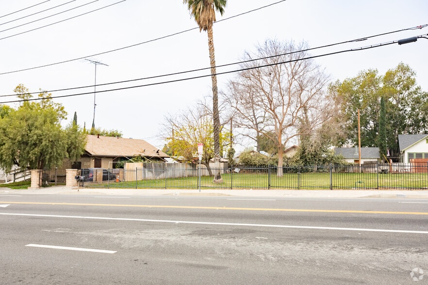 More Photos Of 2659 East Highland Avenue, Highland Hotel For Sale