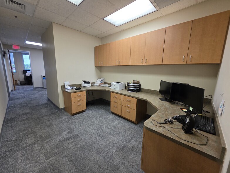 More Photos Of 2100 Aloma Ave, Winter Park Medical For Lease