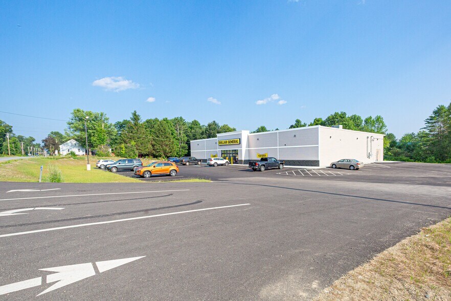 More Photos Of 39 Main St, Canaan Freestanding For Sale