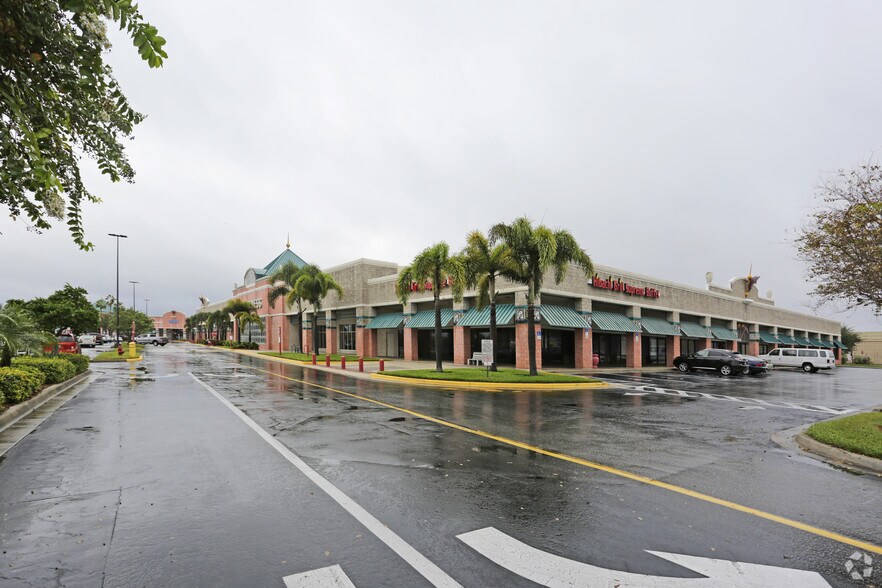 More Photos Of 2301 Del Prado Blvd S, Cape Coral General Retail For Lease