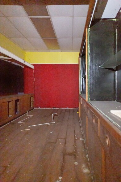 More Photos Of 310 & 312 Pendleton St, Waycross Storefront For Sale