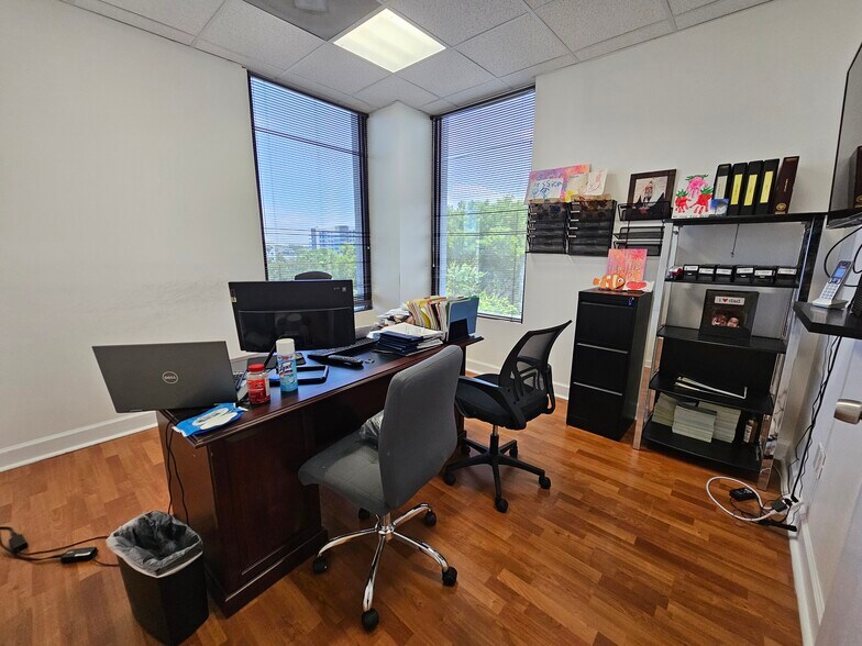 More Photos Of 12550 Biscayne Blvd, North Miami Medical For Sale
