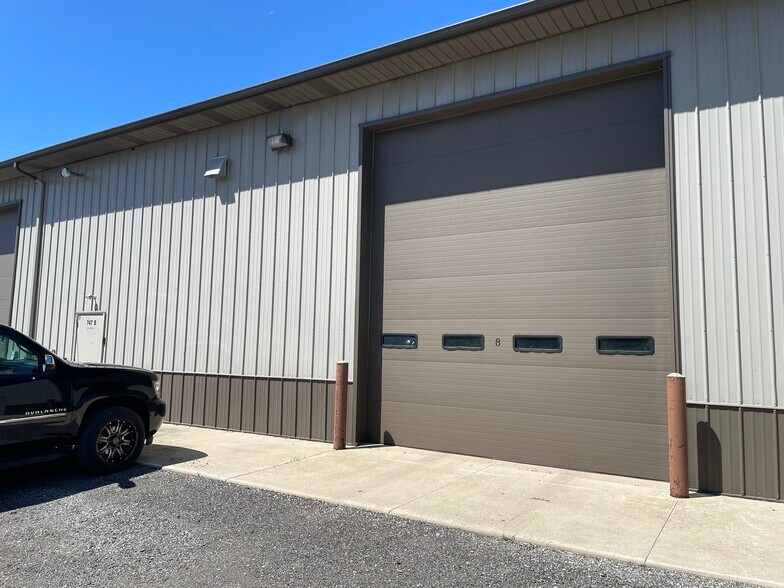 More Photos Of 747 Herra St, Elburn Light Manufacturing For Lease