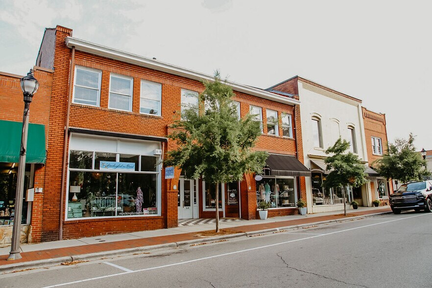 More Photos Of 164 NW Broad St, Southern Pines Office For Lease