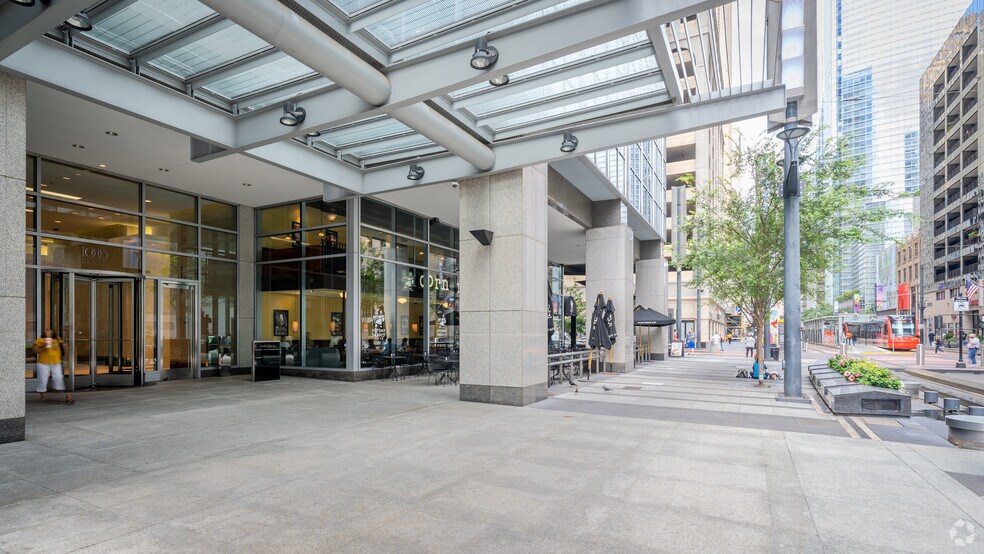 More Photos Of 1000 Main St, Houston Coworking Space