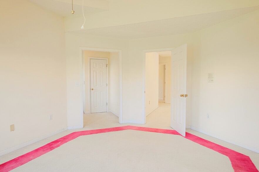 More Photos Of 10674 Wall Triana Hwy, Toney Hospitality For Sale