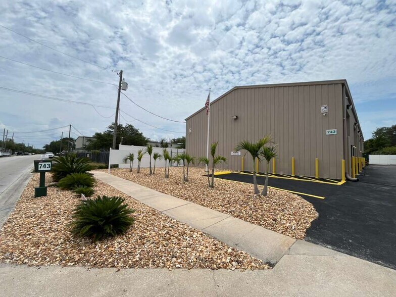 More Photos Of 743 Wesley Ave, Tarpon Springs Warehouse For Sale