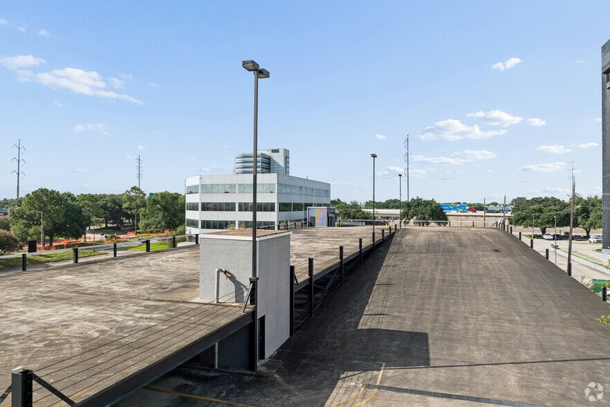 More Photos Of 397 N Sam Houston Pky E, Houston Office For Lease