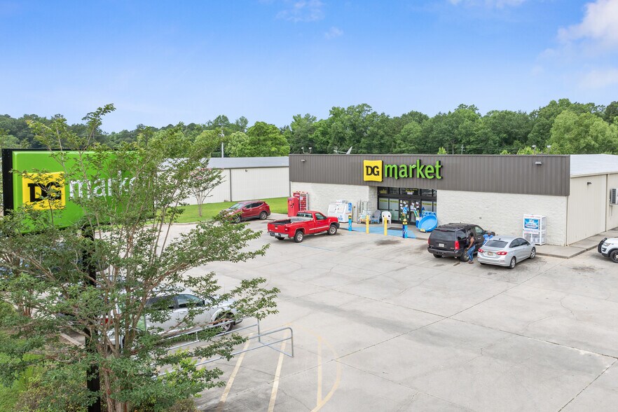 More Photos Of 588 S Front St, Sandersville Freestanding For Sale