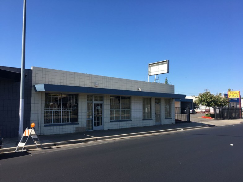 More Photos Of 4330-4332 E Belmont Ave, Fresno Storefront For Sale
