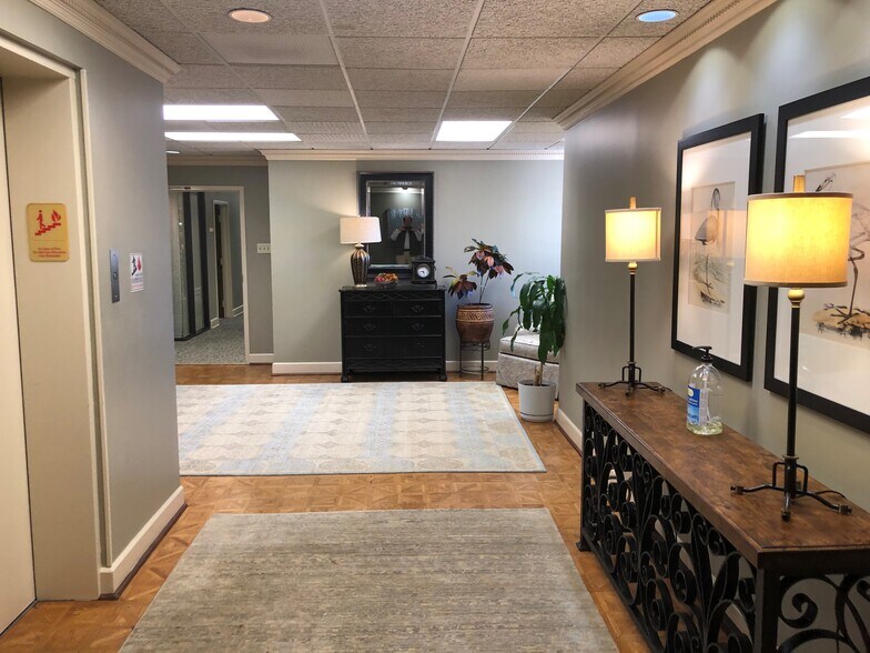 More Photos Of 3815 Interstate Ct, Montgomery Office For Lease