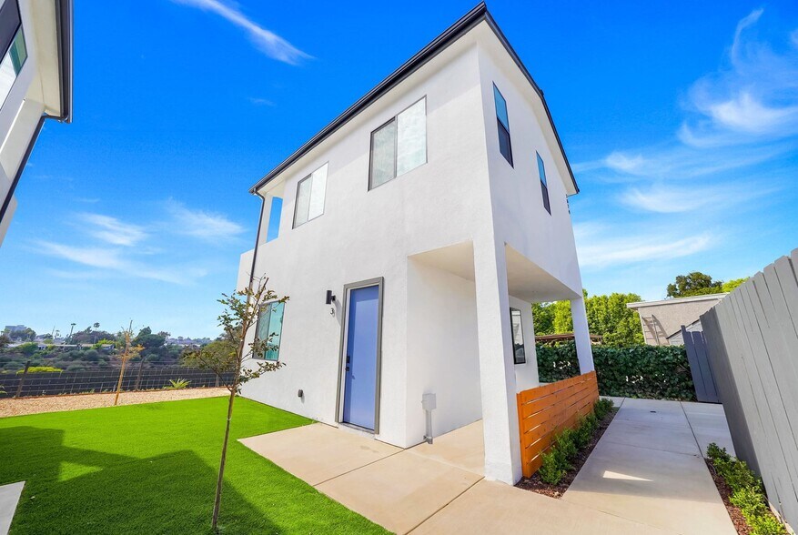 More Photos Of 2868 Preece St, San Diego Apartments For Sale