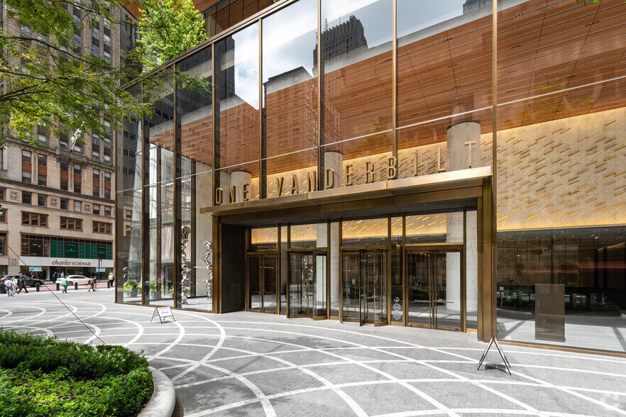 More Photos Of 1 Vanderbilt Ave, New York Office For Lease