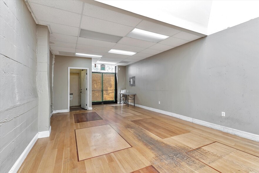 More Photos Of 1227 San Pablo Ave, Berkeley Storefront For Sale