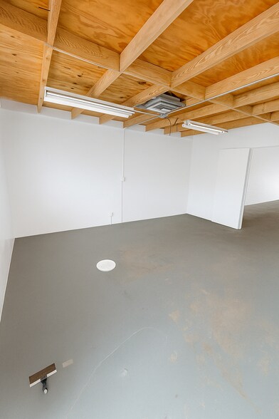 More Photos Of 3557-3563 NW 9th Ter, Oakland Park Warehouse For Lease