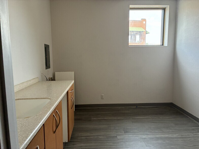 More Photos Of 33 N 1st St, Ashland Medical For Lease