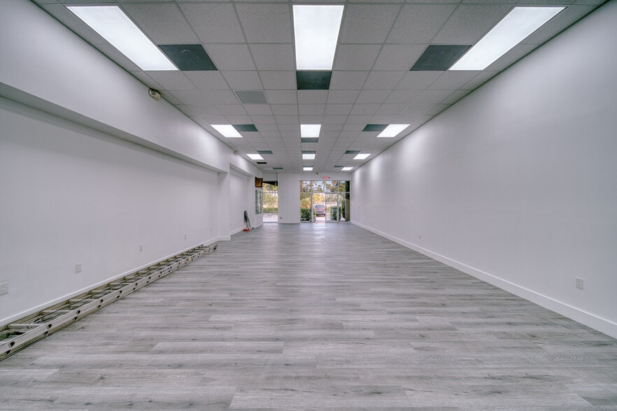 More Photos Of 15801 S Dixie Hwy, Miami Unknown For Lease
