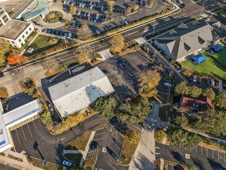 More Photos Of 9631 Gross Point Rd, Skokie Medical For Sale