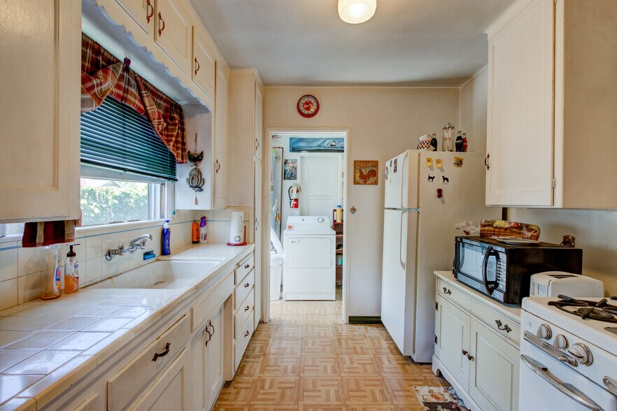 More Photos Of 624 W Chapman Ave, Orange Medical For Sale