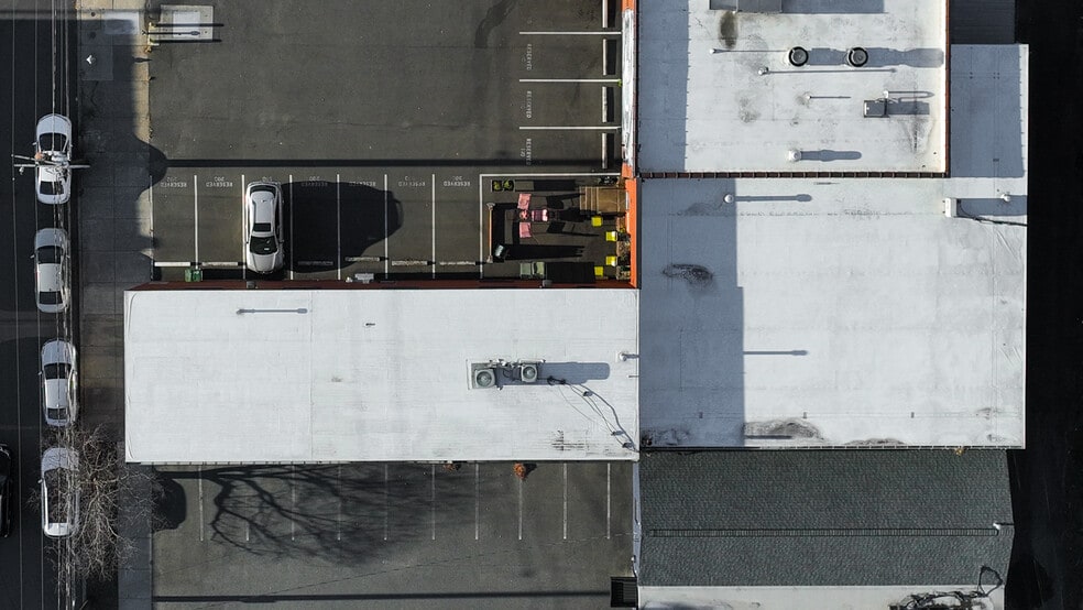 More Photos Of 3310 W Clay St, Richmond Showroom For Lease