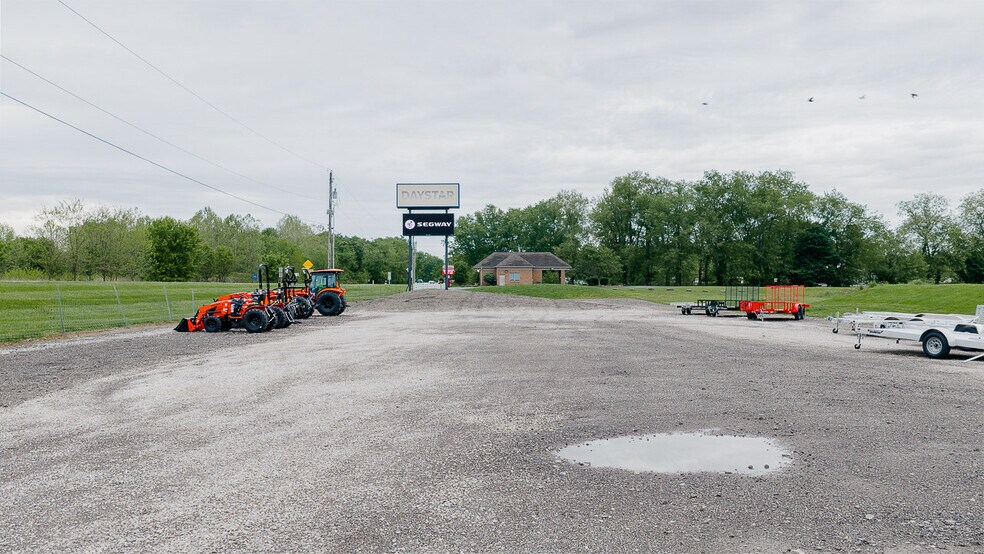 More Photos Of 206 S Carrollton St, Malvern Auto Dealership For Sale