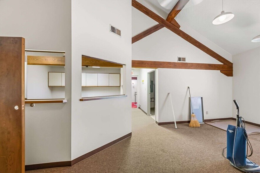 More Photos Of 412 E River St, Elyria Office For Sale