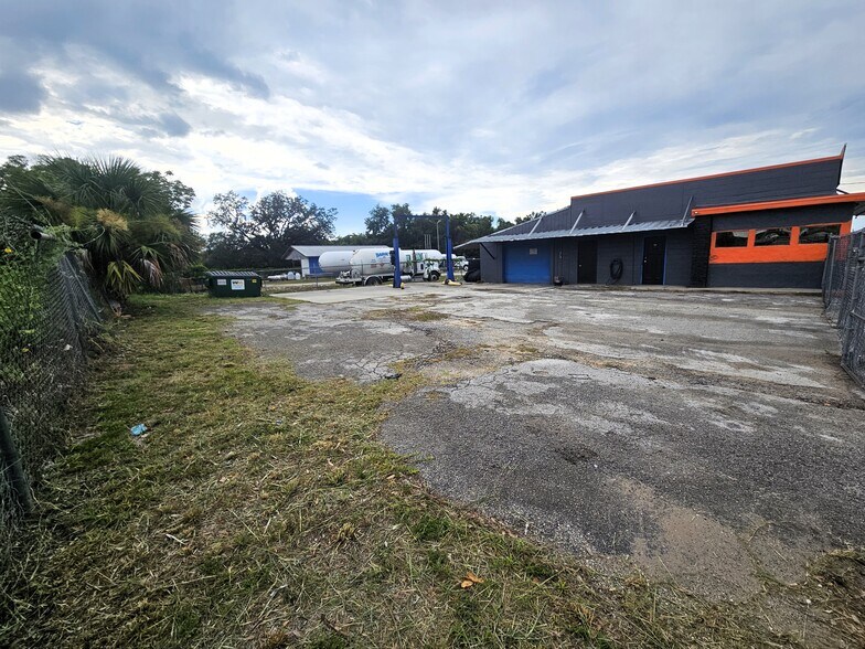 More Photos Of 15217 US 301, Dade City Office For Sale
