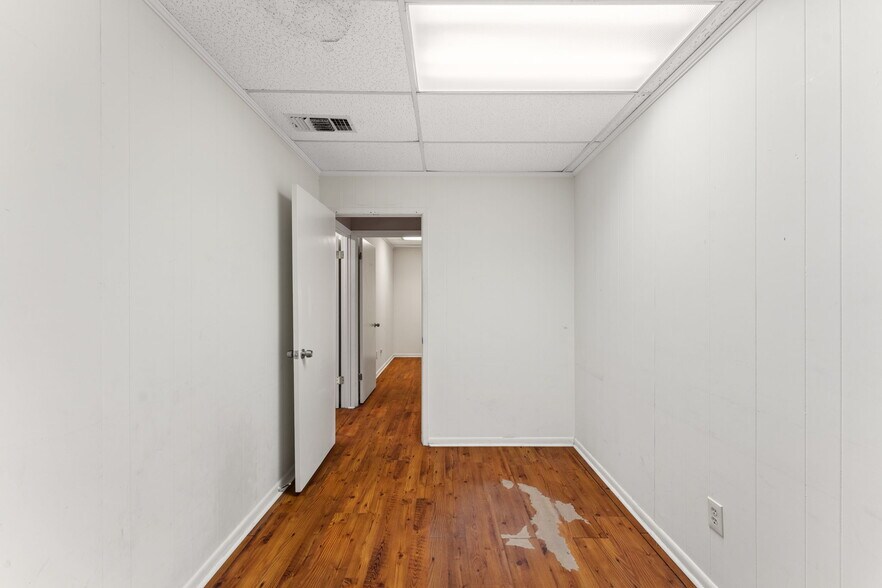 More Photos Of 2629 W 23rd St, Panama City Office For Sale