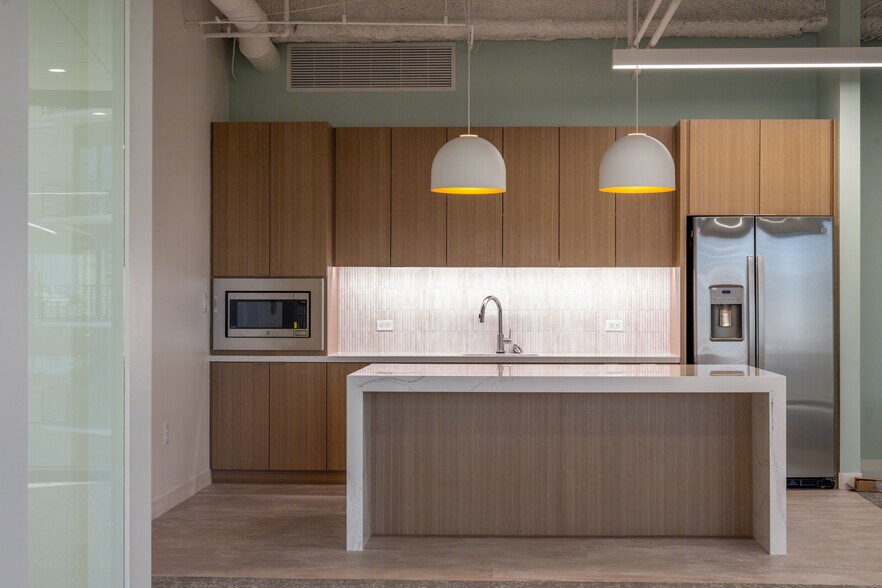 More Photos Of 3232 McKinney Ave, Dallas Office For Lease