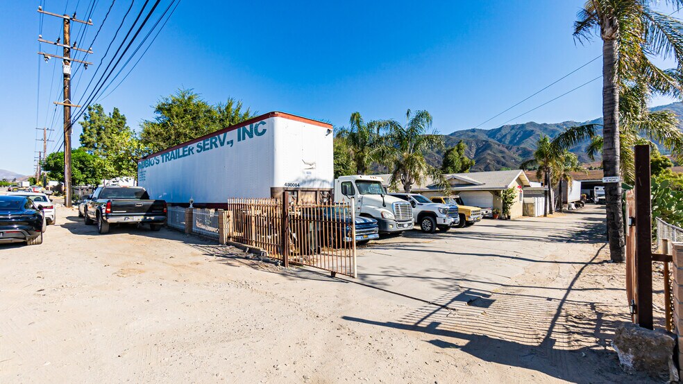More Photos Of 18904 Cajon Blvd, San Bernardino Contractor Storage Yard For Sale