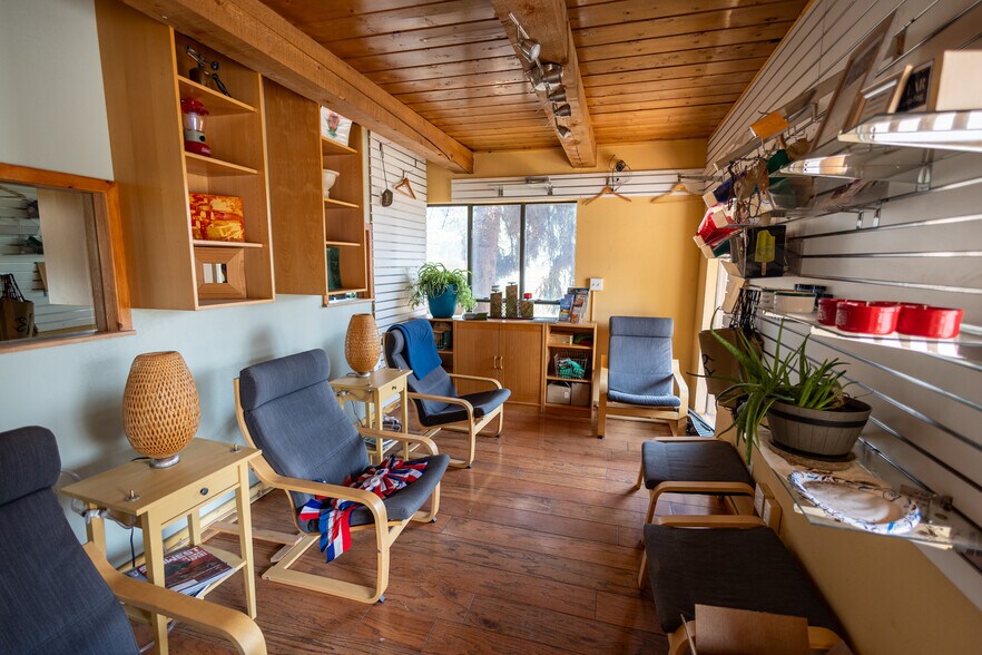 More Photos Of 27680 US Highway 160, South Fork Hotel For Sale