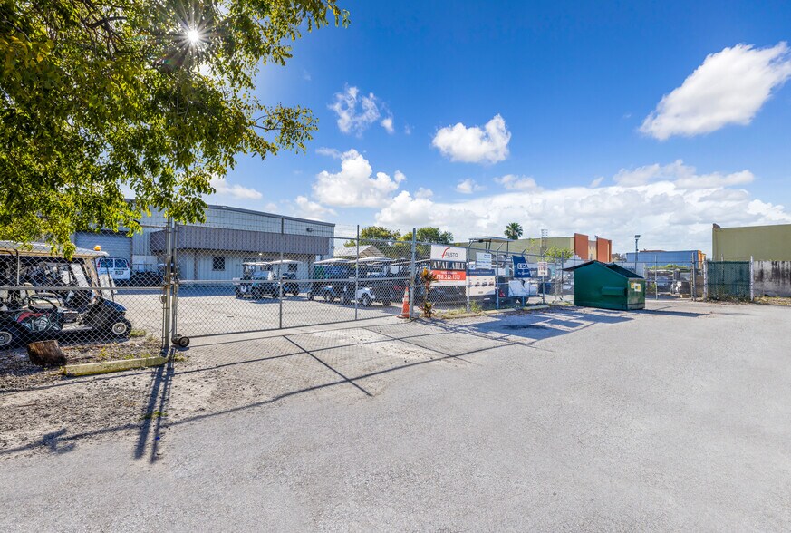 More Photos Of 13161 NW 43rd Ave, Opa Locka Warehouse For Sale