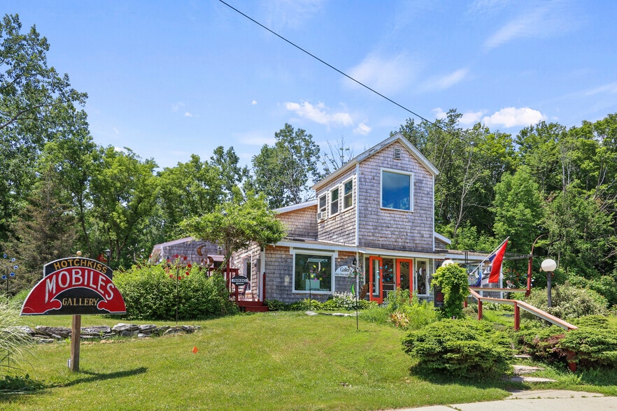 More Photos Of 8 Center St, West Stockbridge Restaurant For Sale